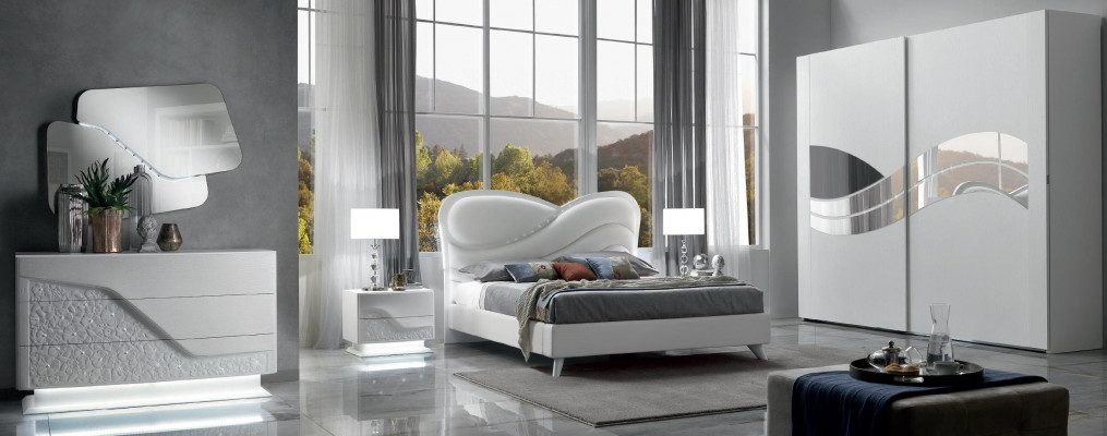 Kleederschaf Designer Kleederschief Mëbel Holz Schief Schaf Spigel