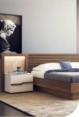 Kaffi Schlofzëmmer Set Luxus Bett Kommode Nuetsdëscher Nossbaum Natur