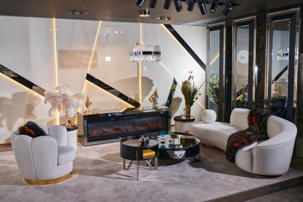 Luxuriéis wäiss Wunnzëmmer Set, 3-Sëtzer Fotell, Ronnen Dësch.