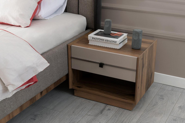 Grou Setschamber Garnitur Duebelbett 2x Nuetsdësch Holz Schminktisch