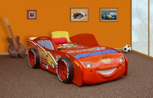 Bett mat Matratz Jugendbett Auto Gefier Sportwon Beliichtung MCQUEEN