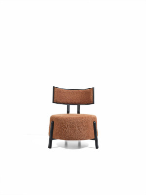 Luxuriéise Designerstull mat komfortabeler Premium-Textilpolsterung