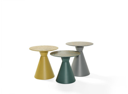 Luxuriéist Set vu 3 Designer-Descht aus Naturholz fir de Wunnzëmmer.