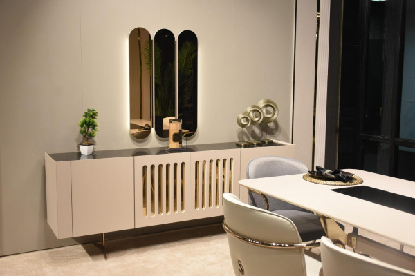 Luxuriéist Iesszëmmer Set Iessdësch + 6x Still + Sideboard mat Spigel