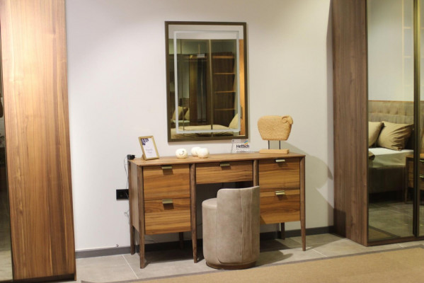 Luxus Miwweldesign Schminktisch mat Spigel Hocker Nei Schlofkummer Nei