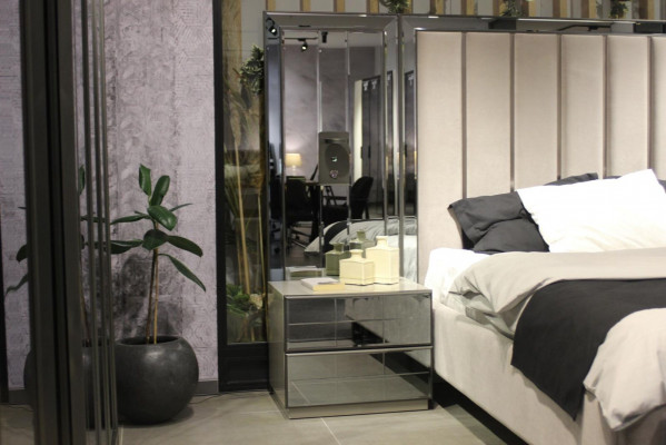 Bett 2x Nuetsdëscher Bänk Design Schlofzëmmer Set 4tlg Luxus Miwwelen Nei
