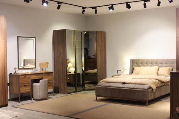 Schlofkummer Set Bett + 2x Nuettschräiner Kommode Kleederschaf Luxus Set Nei