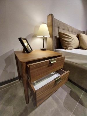 Designer Schlofzëmmer Set Luxus Bëtt 2x Nopersdësch Holz Komplett nei 3 Deeler.