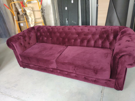 Sofa 2-Sëtzer Polsterung Metall Design Couches Samt Vintage Stil Chesterfield
