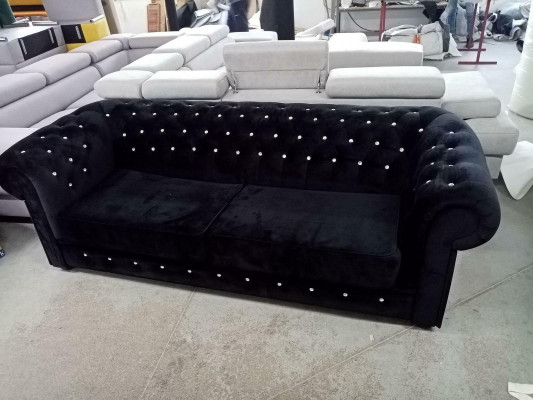 Sofa 2-Sëtzer Polsterung Metall Design Couches Samt Vintage Stil Chesterfield