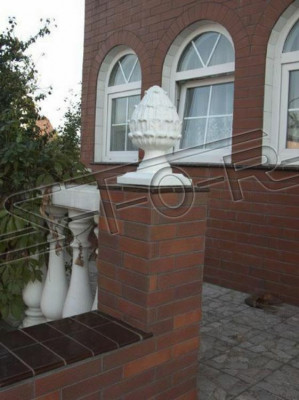 Gaartendekoratioun roud Statu Skulptur Figuren Skulpturen Designer