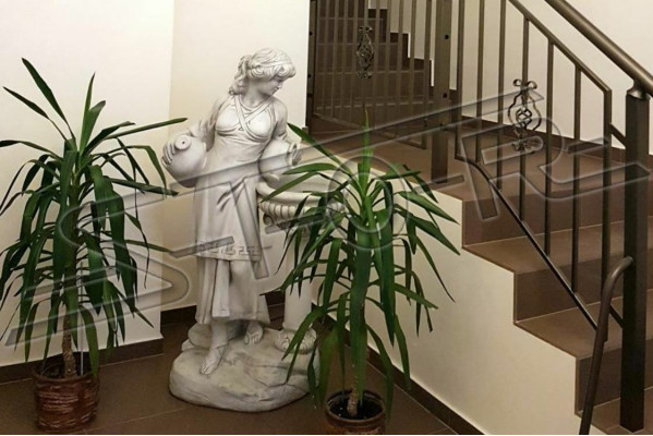 Kübel Skulptur Design Figur Statue Gaart Figuren Statuen Skulpturen S101077