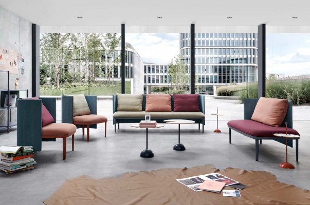 Set Luxus Miwwelen Sofagarnitur 311 Chaiselounge mat Dësch, Niewendësch 8-teileg.
