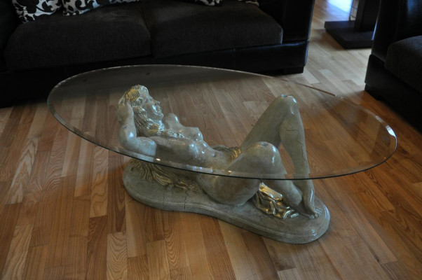 Erotëschen Dësch aus Glas Skulptur Figur Couchtisch Dësch Sofa Bestell Dëscher Statue
