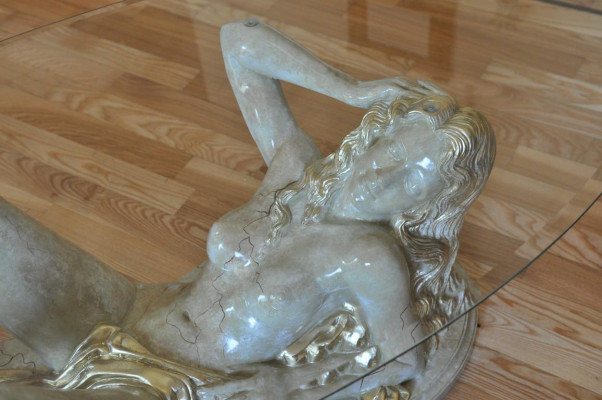 Erotëschen Dësch aus Glas Skulptur Figur Couchtisch Dësch Sofa Bestell Dëscher Statue