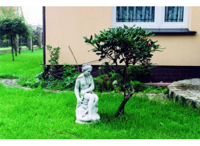 Dammenfigur Statu Figurë Statuen Skulptur Skulpturen Gaart