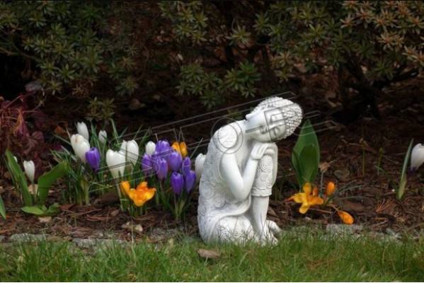 Dekorativ Buddha Skulptur a Steenoptik. Grouss Skulptur fir Gaart Figur.