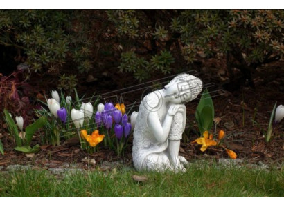 Dekorativ Buddha Skulptur a Steenoptik. Grouss Skulptur fir Gaart Figur.