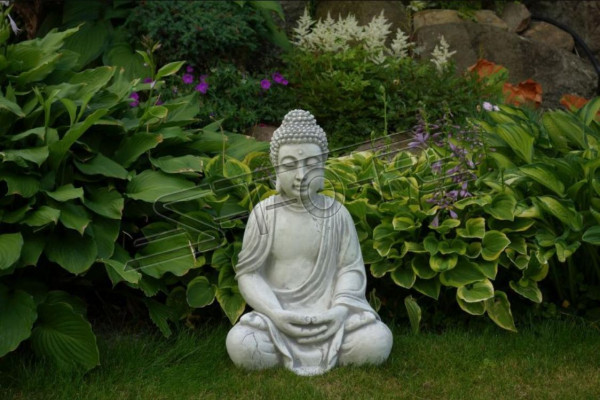 Buddha Skulptur a Steenoptik. Grouss Skulptur fir dekorativen Gaart.
