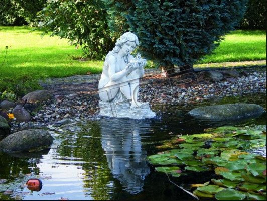 Fontänen Dësch Figur Eva Statu Figuren Skulpturen Statuen