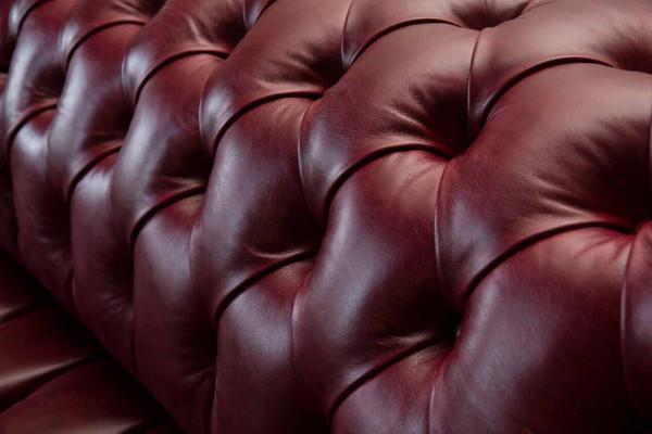 Modern Design Sofa 4-Sëtz Couch Luxus Klassesch Lieder Chesterfield Sofen