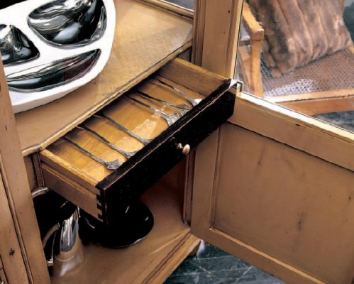 Vitrinnen Kommoden Vitrinnen Kommoden Schiefen Glas Designer Schaf Italien Nei