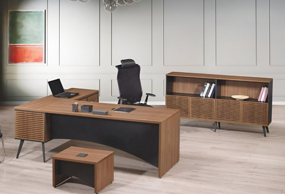 Komplett Aarbechtszëmmermiwwelen Eckbürosdësch 3tlg Holz Braun Büroosausrüstung