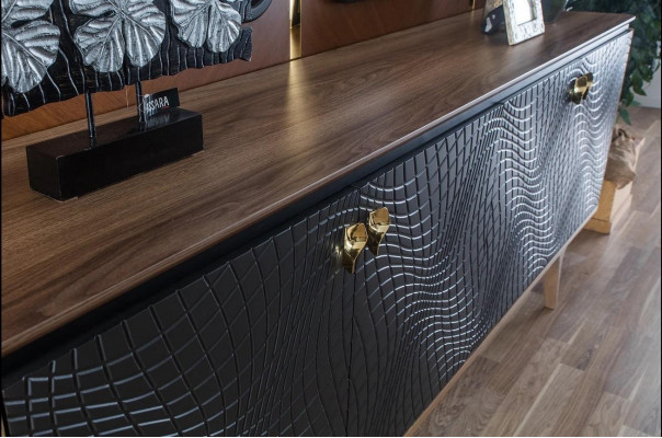 Exklusivt Iesszëmmer Set besteet aus 3 Deeler: Modern Sideboard an 2x Spigel.