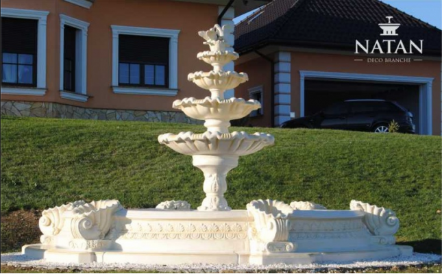Becken Zierbréif Springbréif Skulptur Bréif Gaart Fontaine Weier Stad