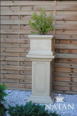 Blummekuerf Blummekëscht Blummelëff Dekoratioun Statuen Figuren Gaart Terrass