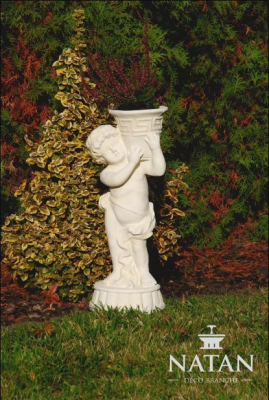 Figur Statue mat Blummen Dëppen Këscht Statuen Figuren Skulptur Gaart