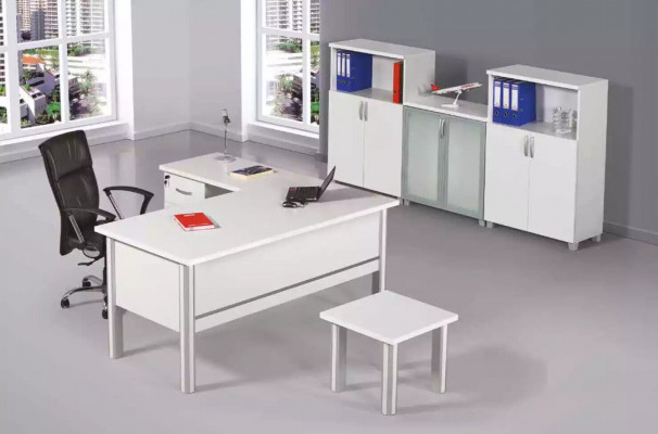 Hell Büro Miwwelen; Büro Ariichtung Dësch; Niddrëgen Dësch; Dokumenteschaf 3tlg.