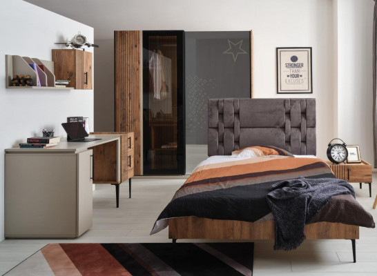 Luxus Schlofkummer 7 Deeler: Bett, Nuetsschaf, Kleederschaf, Kommode, Spigel.