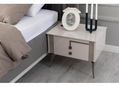 Beige Nuetsdësch Schlofzimmer Holzmobiliar Holzkonsole Luxus Nuetsdëscher