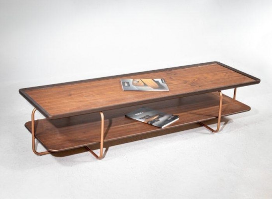 Braune Wunnzëmmert Holzcouchtisch Edelstolféiss Elegante Sofadësch