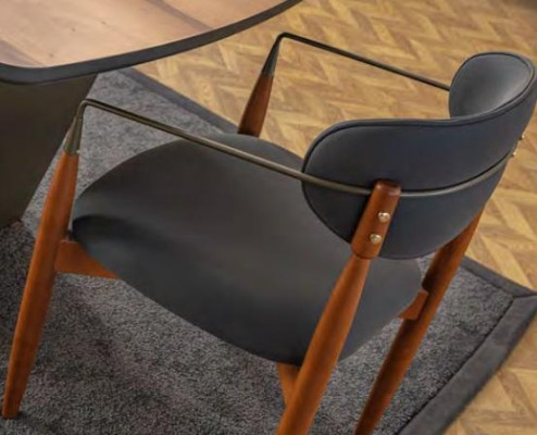 Stilvolle Iesszëmmer Garnitur Designer Iessdësch 4x Polsterstull Anrichte