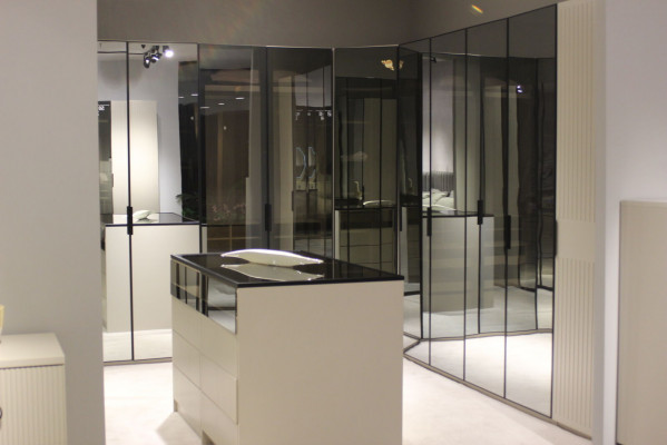 Exklusiven Glasschafschräin Schlofkummer Kleederschaf Designer Komodéiert.