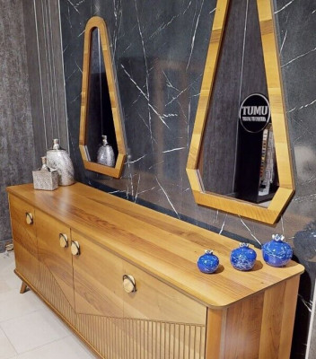 Stilvoll Braun Anrichte Luxus 4-Dieren Holzkommode Robust Holz Miwwelen