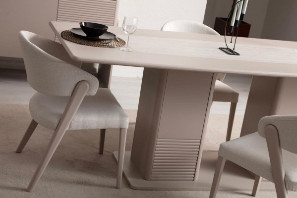 Luxuriéist Beige Iesszëmmer Set Holzdësch 4x Polsterstill Anricht 6tlg