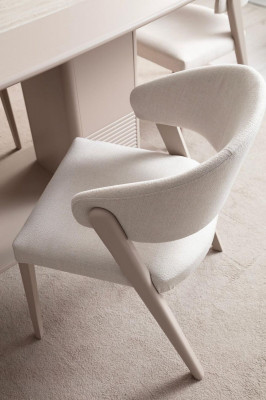 Luxuriéist Beige Iesszëmmer Set Holzdësch 4x Polsterstill Anricht 6tlg