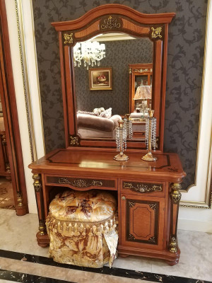 Luxusklass Barock Rokoko Schminktisch Spigel Hocker Kommode Konsolendësch