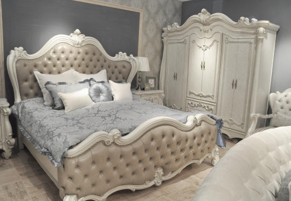 Luxus klassescht Schlofzëmmer 4-Deeler Bett Nuetsdëscher Kleederschaf