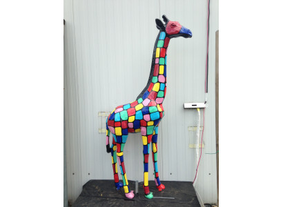 Design-Wohn-Deko-Skulpturen Statuen Figuren Abstrakt Giraffefigur Dekoratioun