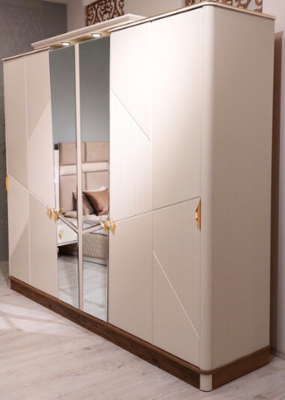 Set Schlofzëmmer Bett Luxus Kleederschaf 2xNuetsdëscher Design Kommodë.