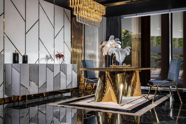 Iesszëmmer Set Iessdësch 4x Still a Kommode mat Spigel Miwwelen Nei