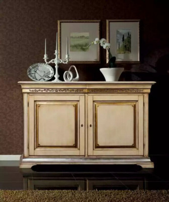 Exklusivt Iesszëmmer-Set mat 6 Deeler mat engem Sideboard an 4 Still.