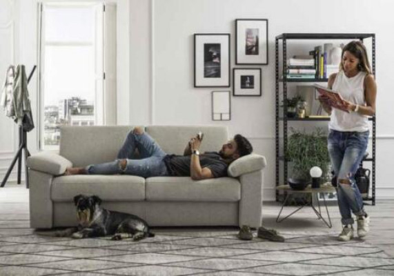 Italienesch Miwwelen Design Zofa Couchen Stoff Sofa Couch Schlofzofa alfitalia