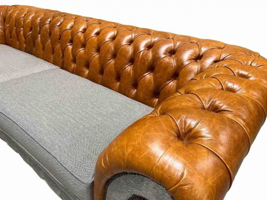 Klassesch 4-Sëtzer Chesterfield Canapé a Braun - Héichwäertegt Textil an Edele Liederdesign