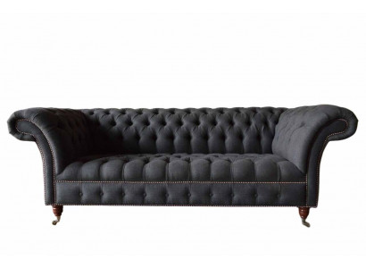 Chesterfield Dräisëtzer Sofa 3 Sëtzer Couch Polster Couchen Design Textil