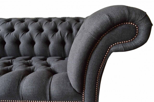 Chesterfield Dräisëtzer Sofa 3 Sëtzer Couch Polster Couchen Design Textil